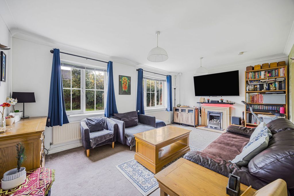 Property photo 3 of 18