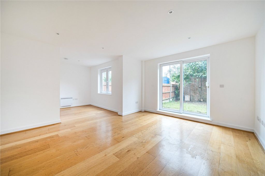 Property photo 2 of 17 Picture No. 40