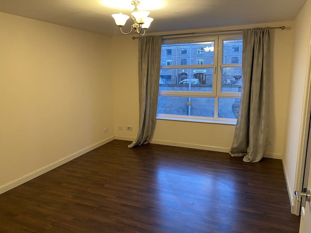Property photo 1 of 3 20d Js 1