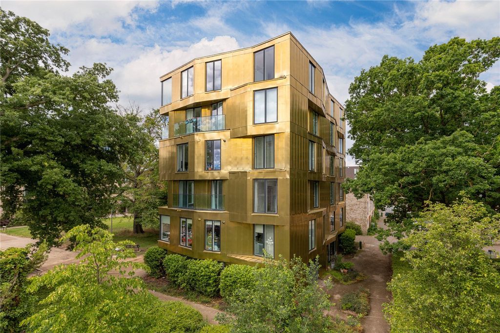 Property photo 1 of 10 Building
