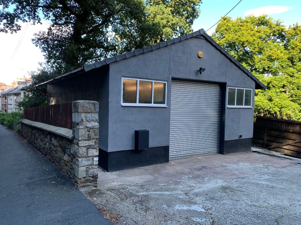 Property photo 1 of 3