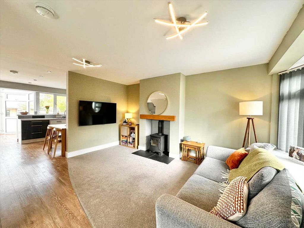 Property photo 2 of 23 Living Room