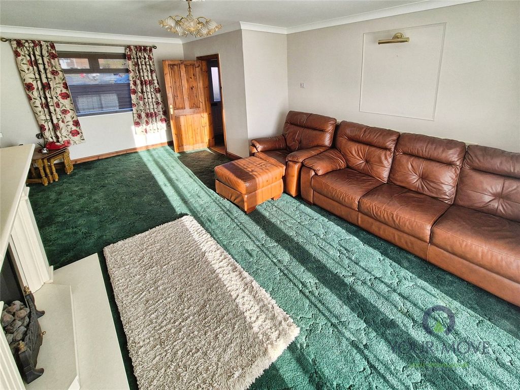 Property photo 2 of 12 Lounge