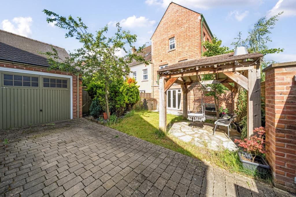 Property photo 3 of 10 Garden View