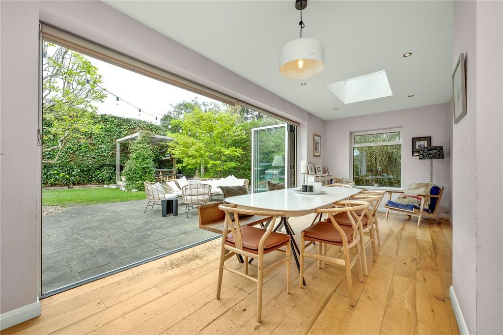 Property photo 2 of 19 Picture No. 12