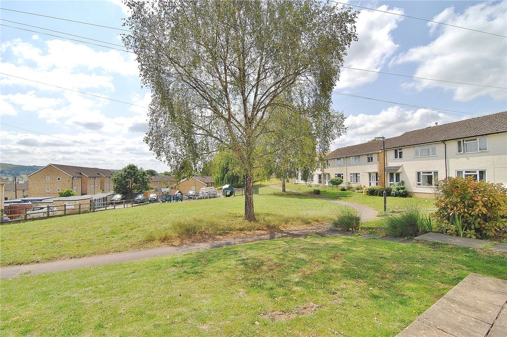 Property photo 3 of 12 Picture No. 11
