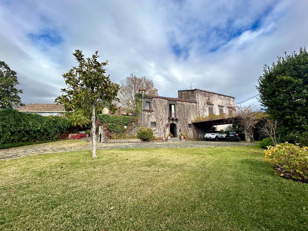Property photo 2 of 66