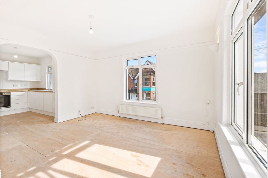 Property photo 3 of 14