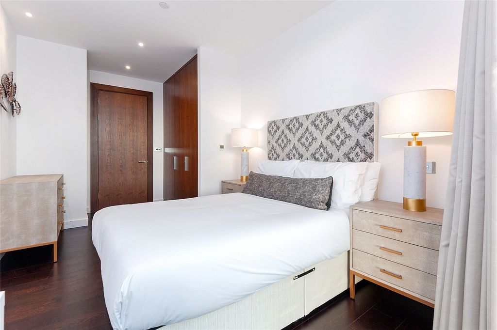 Property photo 2 of 8 Picture No. 11