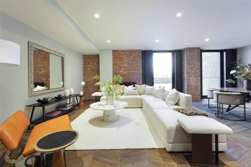 Property photo 1 of 20 Living Area