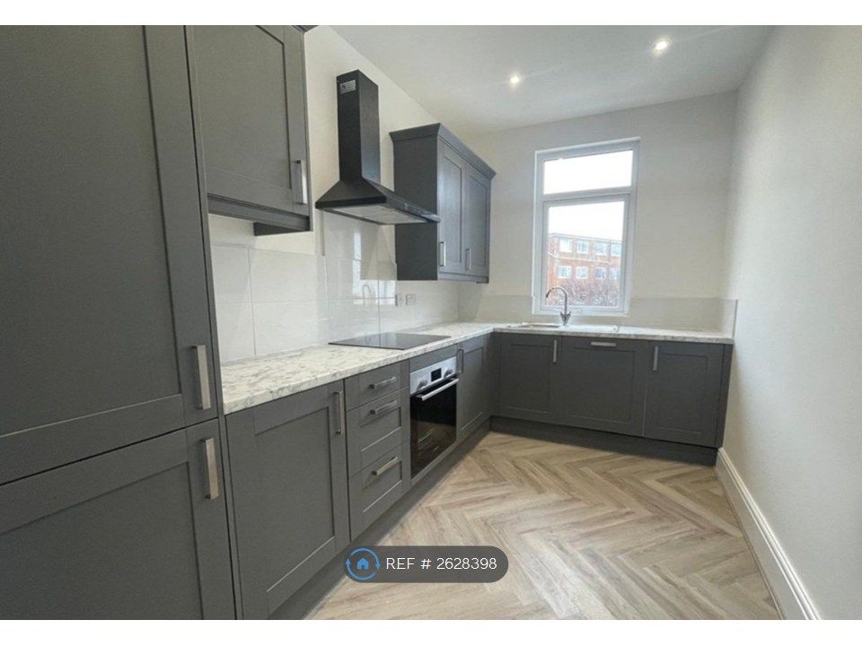 Property photo 2 of 5 Kitchen