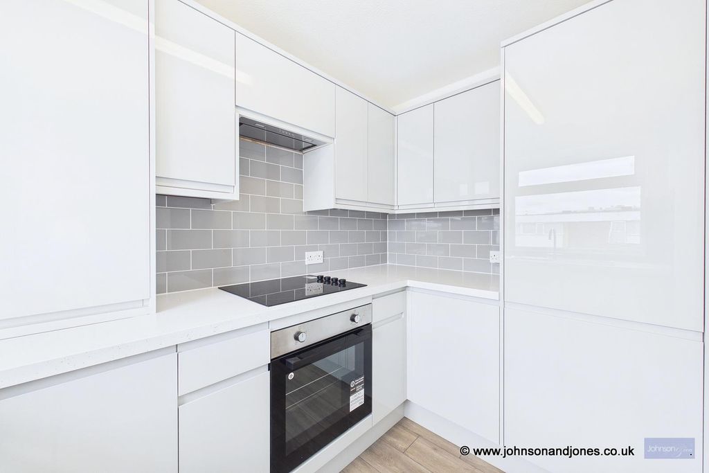 Property photo 2 of 14 2 Kitchen.Jpg