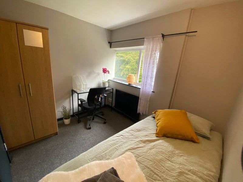 Property photo 1 of 12 Room 6- £550 Available 01/06/2026