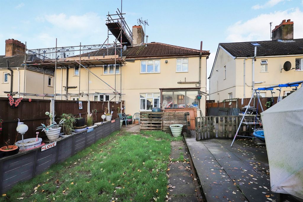 Property photo 2 of 13
