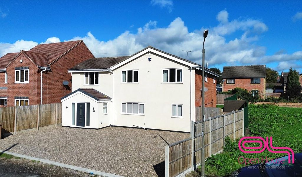 Property photo 1 of 45 Alma Road, Newhall.Jpg