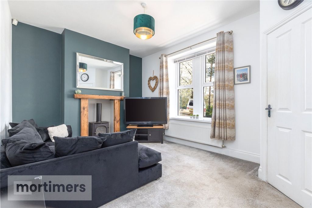 Property photo 2 of 26 Living Room