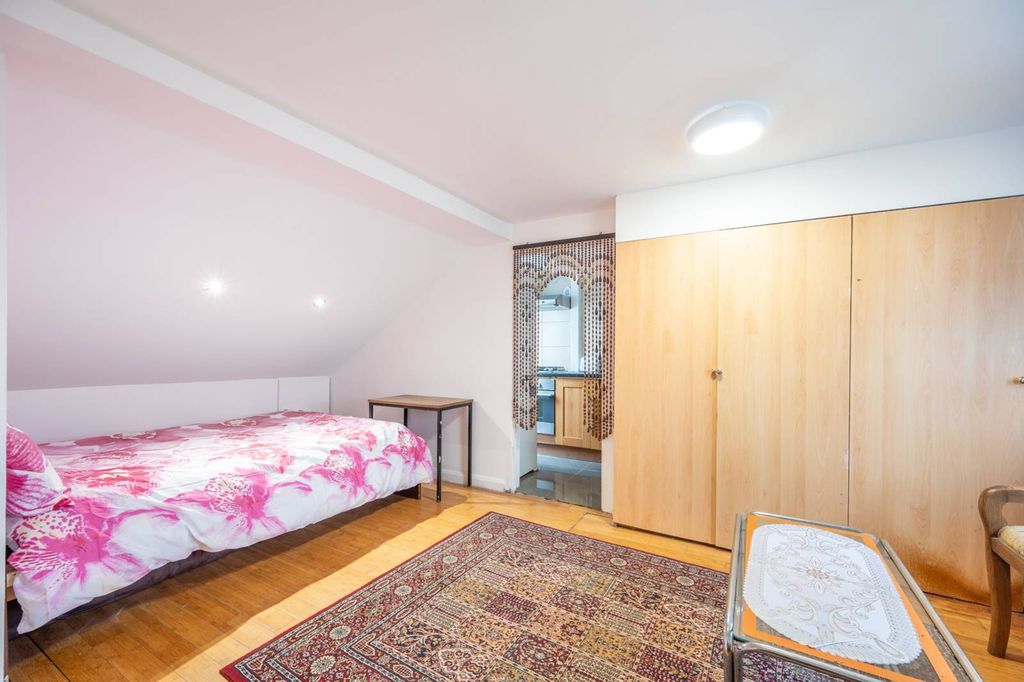 Property photo 2 of 4