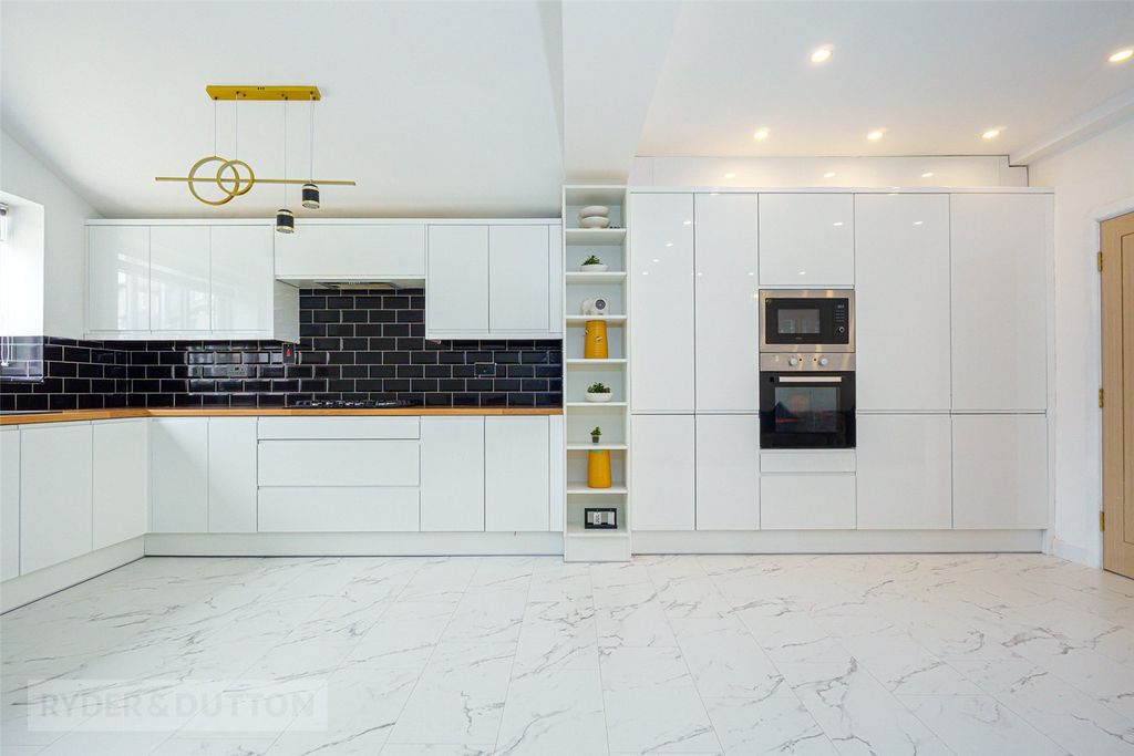 Property photo 3 of 18 Open Plan