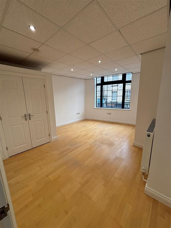 Property photo 2 of 7 Bedroom With Built In Wardrobes.Jpg