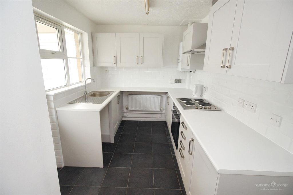 Property photo 2 of 13 Kitchen