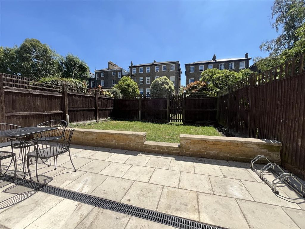 Property photo 2 of 13