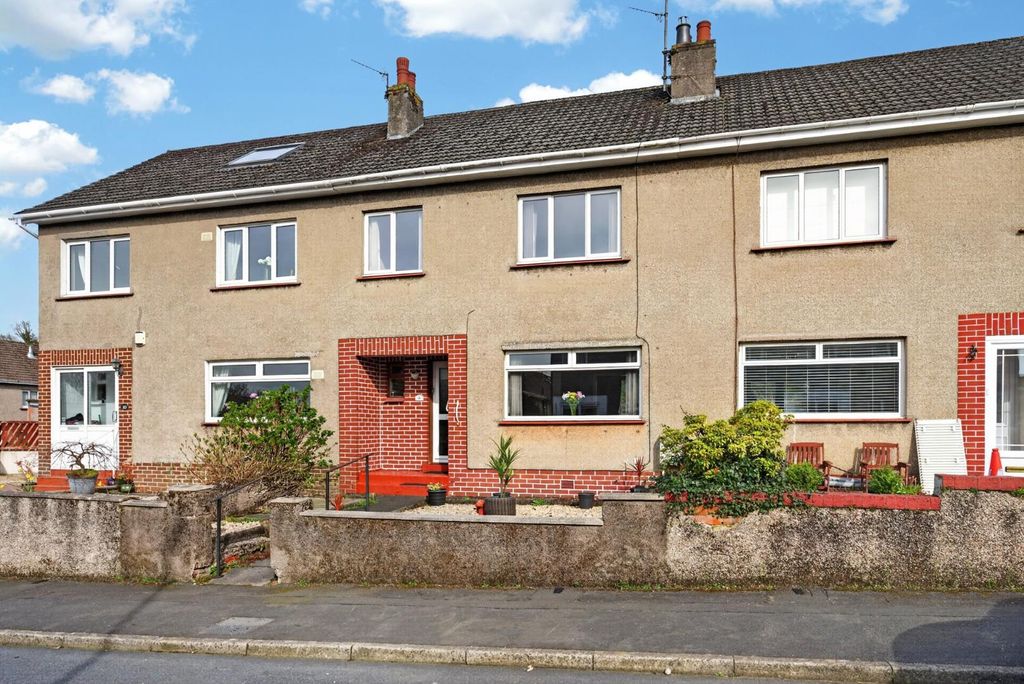 Property photo 1 of 18 8 Millburn Gardens_01.Jpg