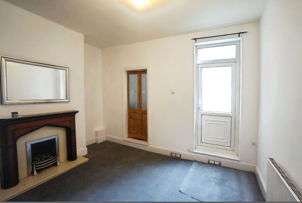 Property photo 3 of 5 4863062