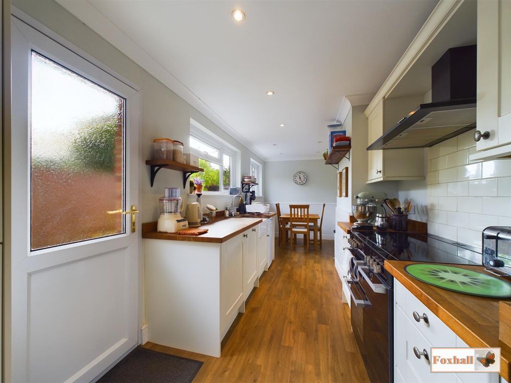 Property photo 2 of 28 Kitchen / Diner