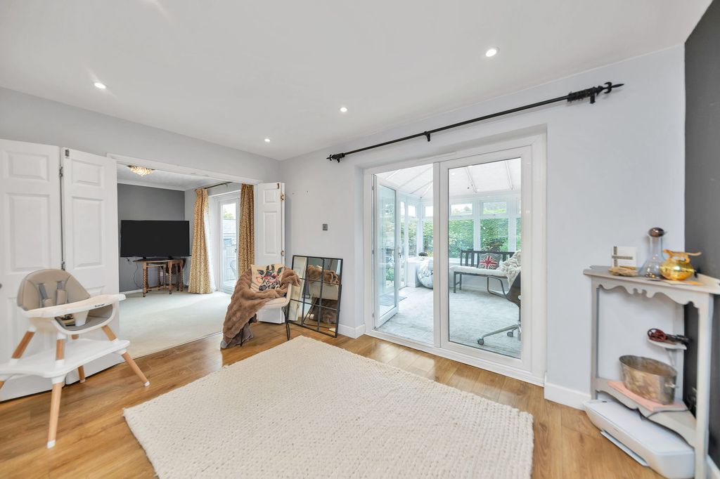 Property photo 3 of 24