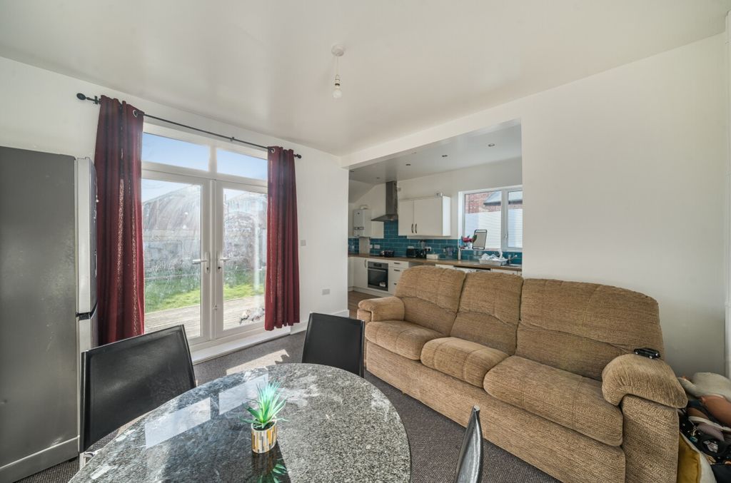 Property photo 3 of 21 1420083-18-699Dca43A9963