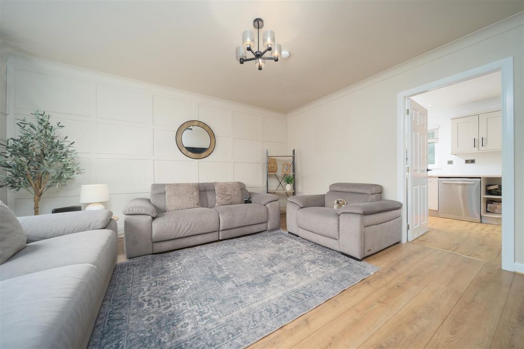 Property photo 3 of 23 S003.Jpg