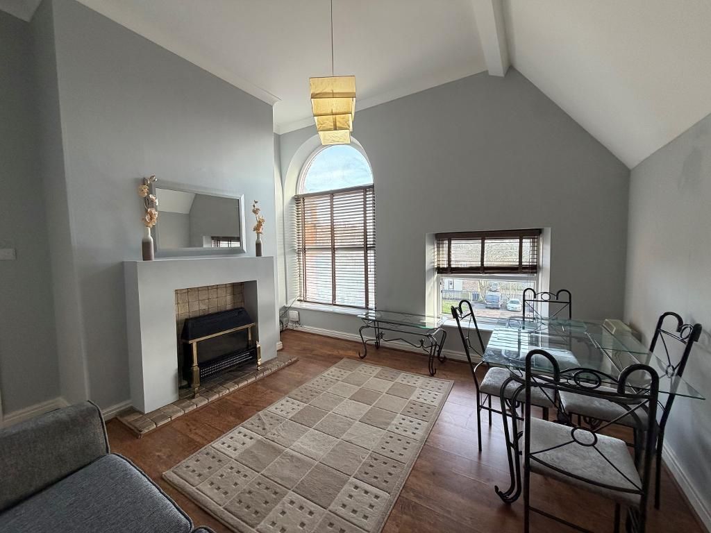 Property photo 1 of 9 Lounge