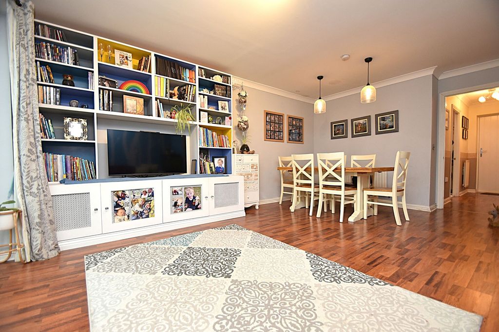 Property photo 2 of 19