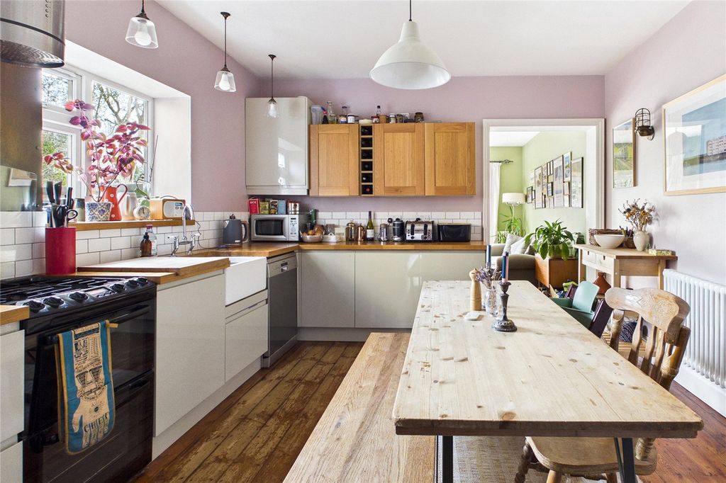 Property photo 3 of 12 Picture No. 16