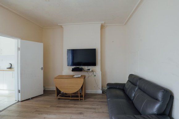 Property photo 1 of 15 8689018.Jpg