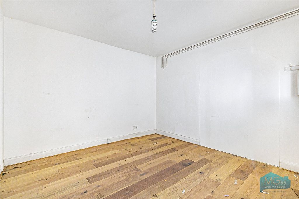 Property photo 3 of 24 Picture No. 04