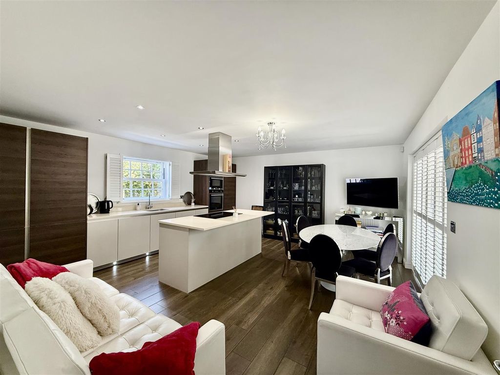 Property photo 2 of 38 2