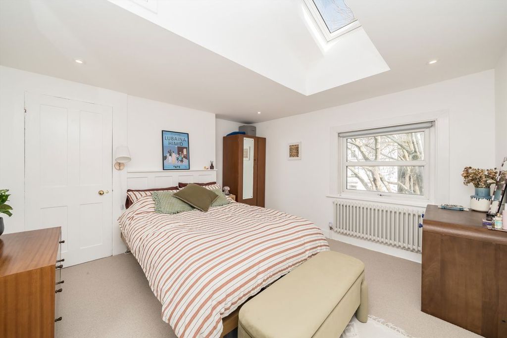 Property photo 3 of 9