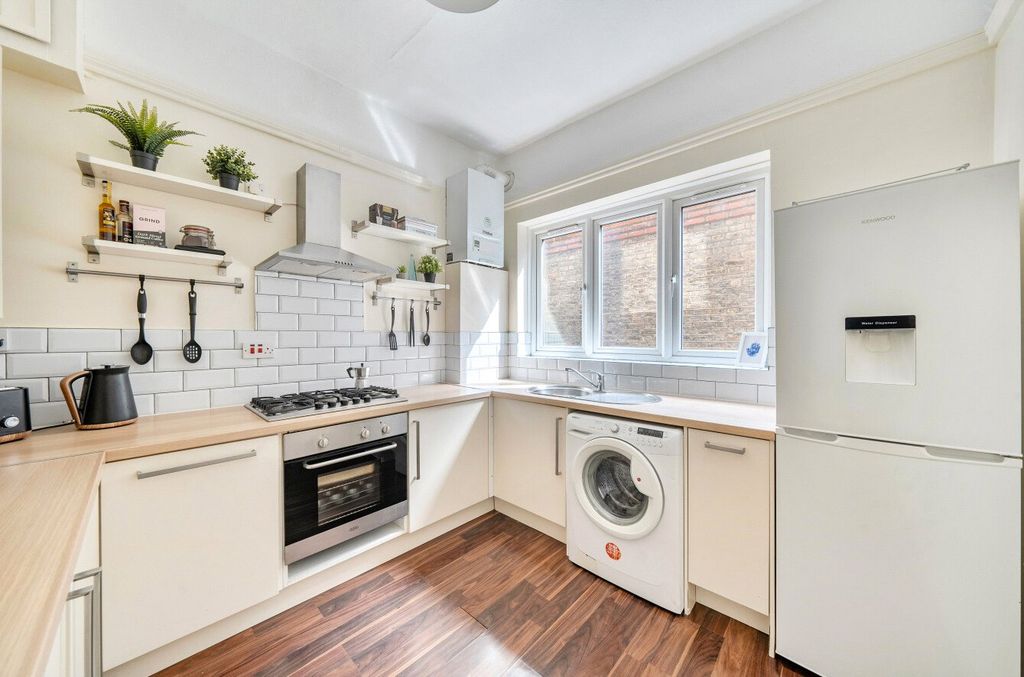 Property photo 3 of 16 Kitchen