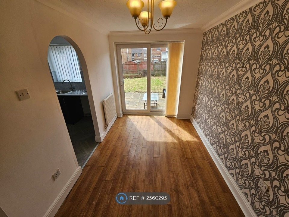 Property photo 3 of 11