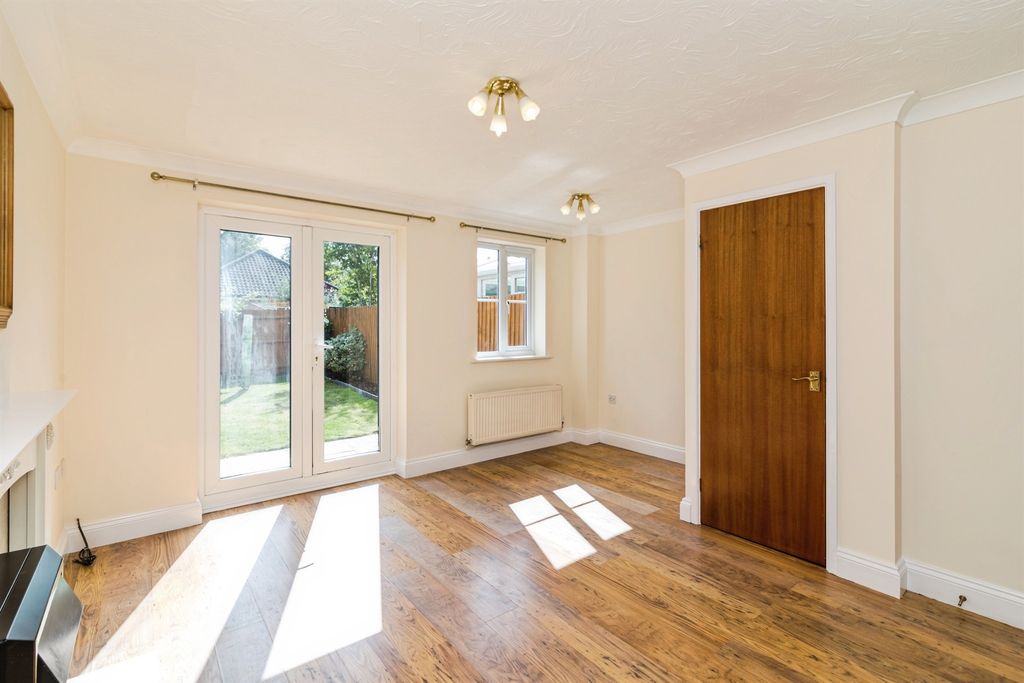 Property photo 2 of 17