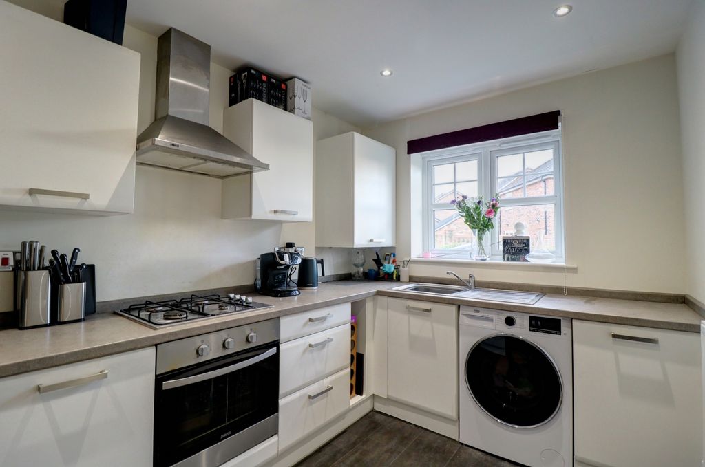 Property photo 2 of 17 Kitchen 1.2