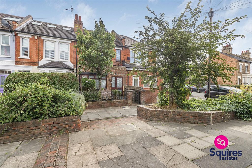 Property photo 2 of 28