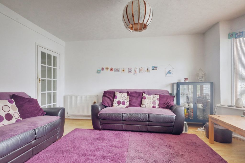 Property photo 3 of 21