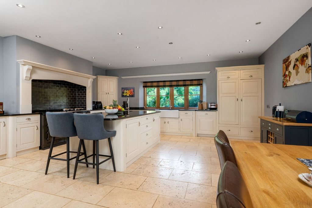Property photo 2 of 30 Kitchen