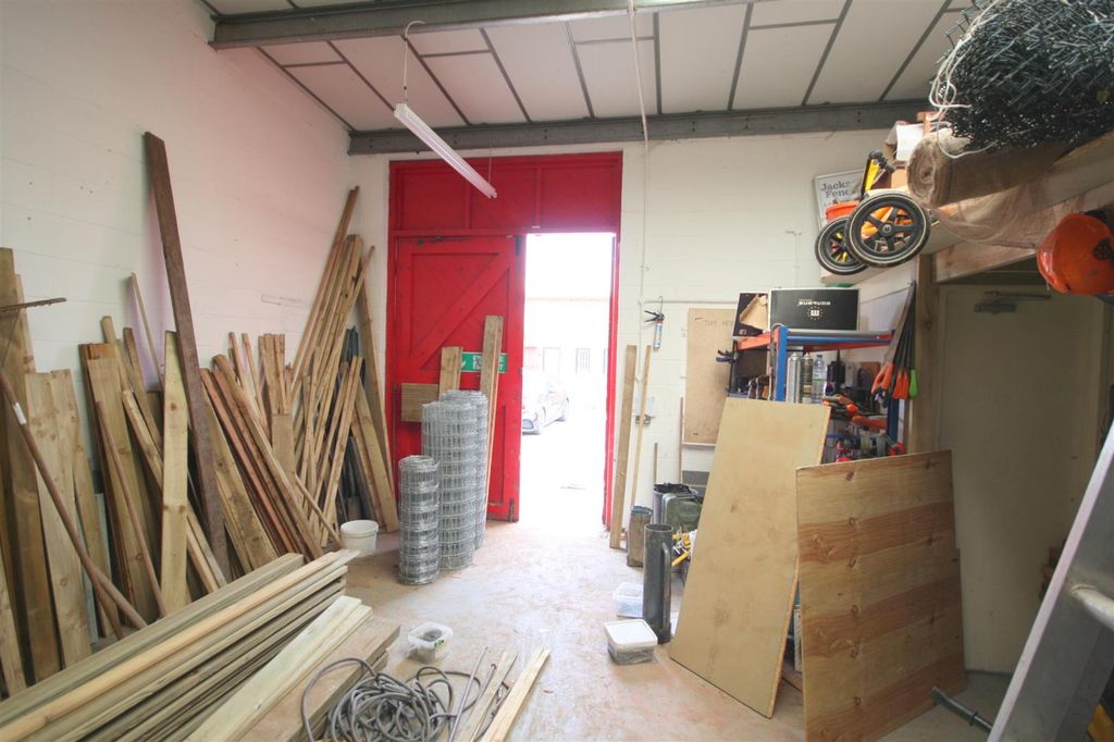 Property photo 3 of 7