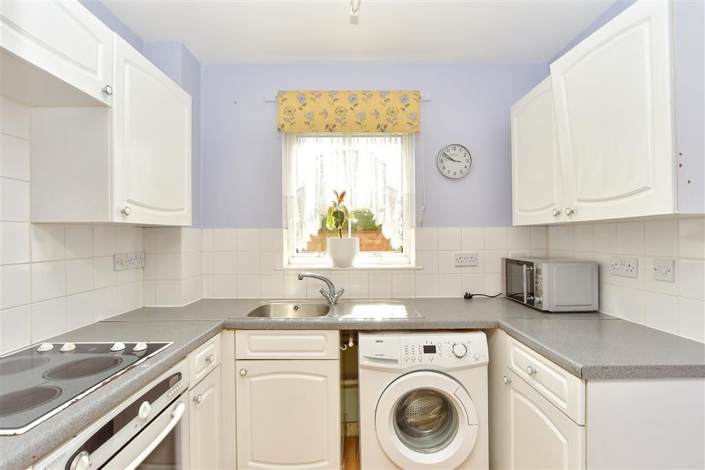 Property photo 2 of 11 Kitchen