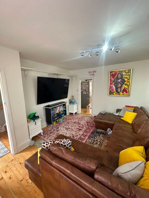 Property photo 2 of 17