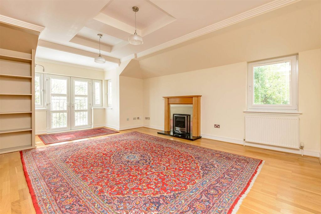 Property photo 2 of 20 Picture No. 30