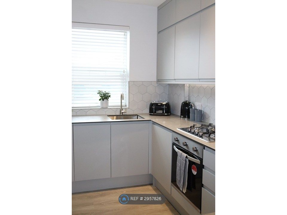 Property photo 2 of 5 Kitchen